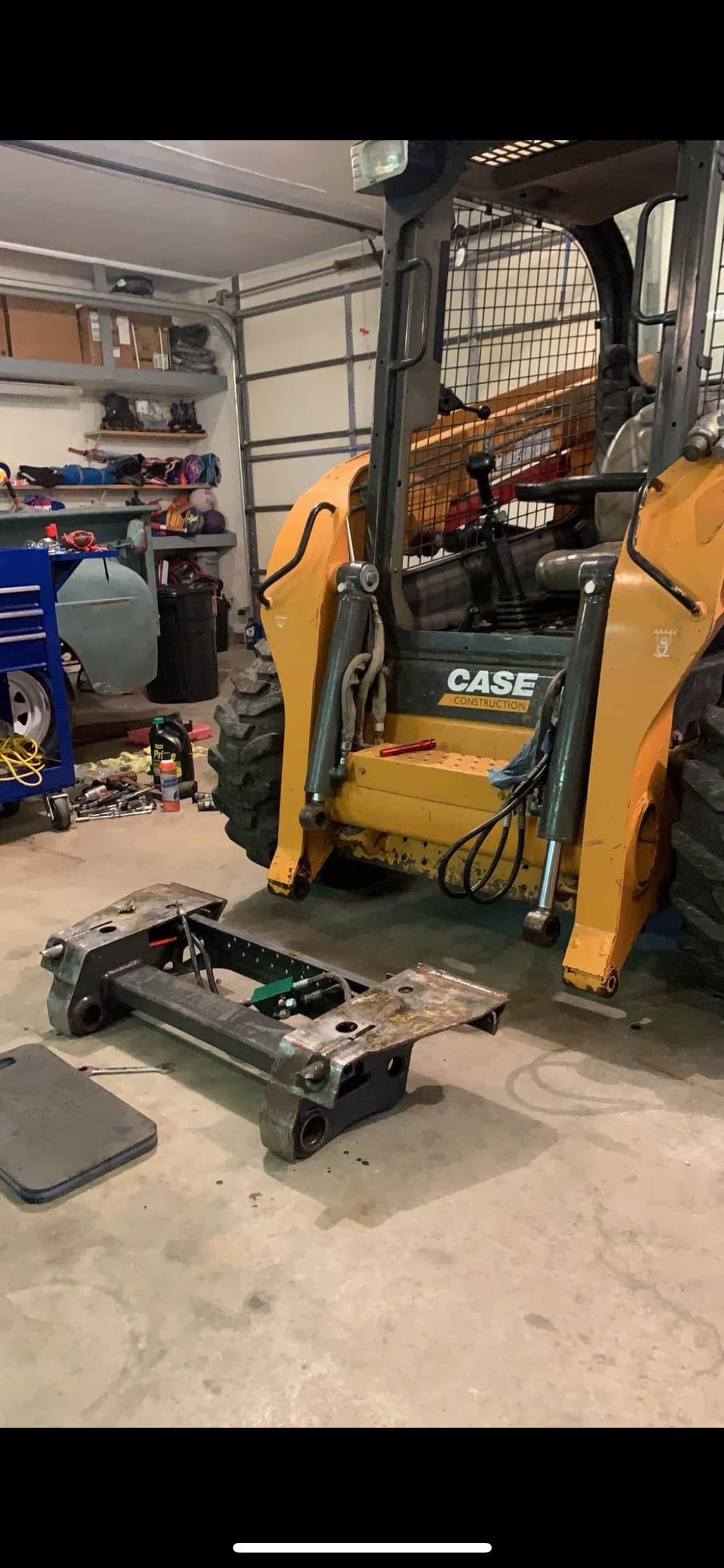 MTTR Mobile technician performing mobile diesel mechanic